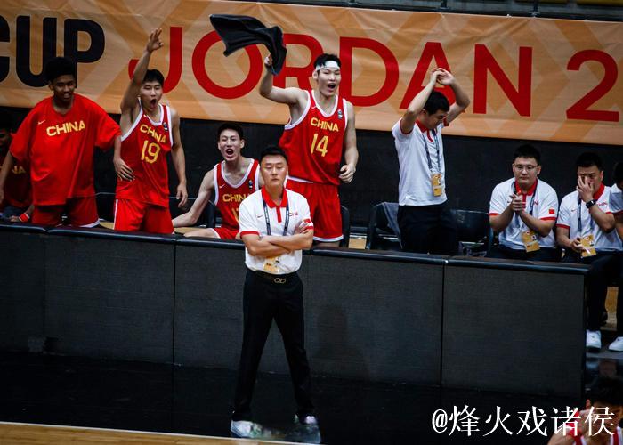 CBA豪门实力尽显:4冠王12人轮换大胜卫冕冠军,豪取连胜 CBA豪门实力尽显:4冠王12人轮换大胜卫冕冠军,豪取连胜